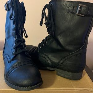Combat boots